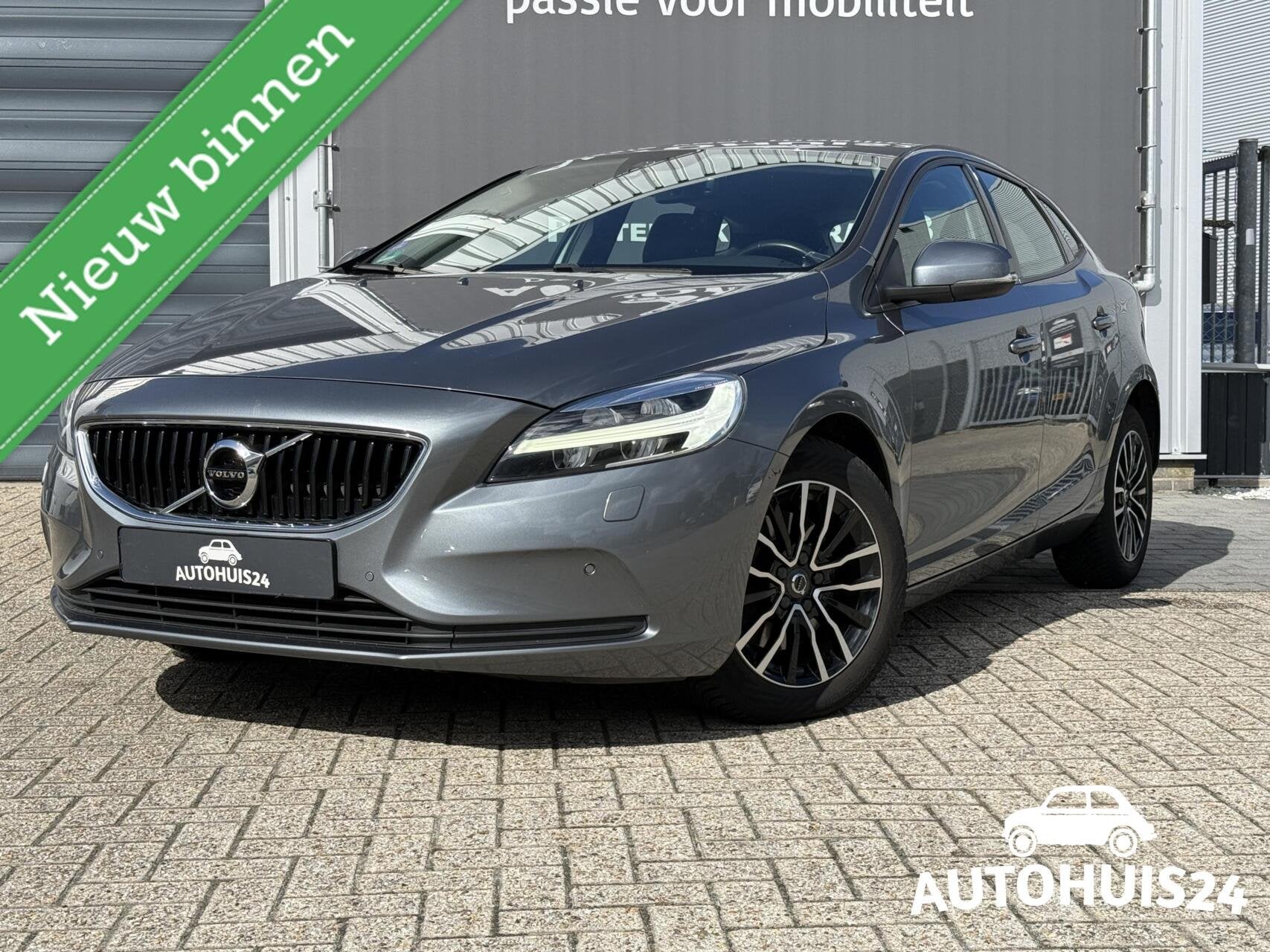 Volvo V40 2.0 T2 Nordic+, Auto's, Volvo, Voorwielaandrijving, Dealer onderhouden, Stof, Gebruikt