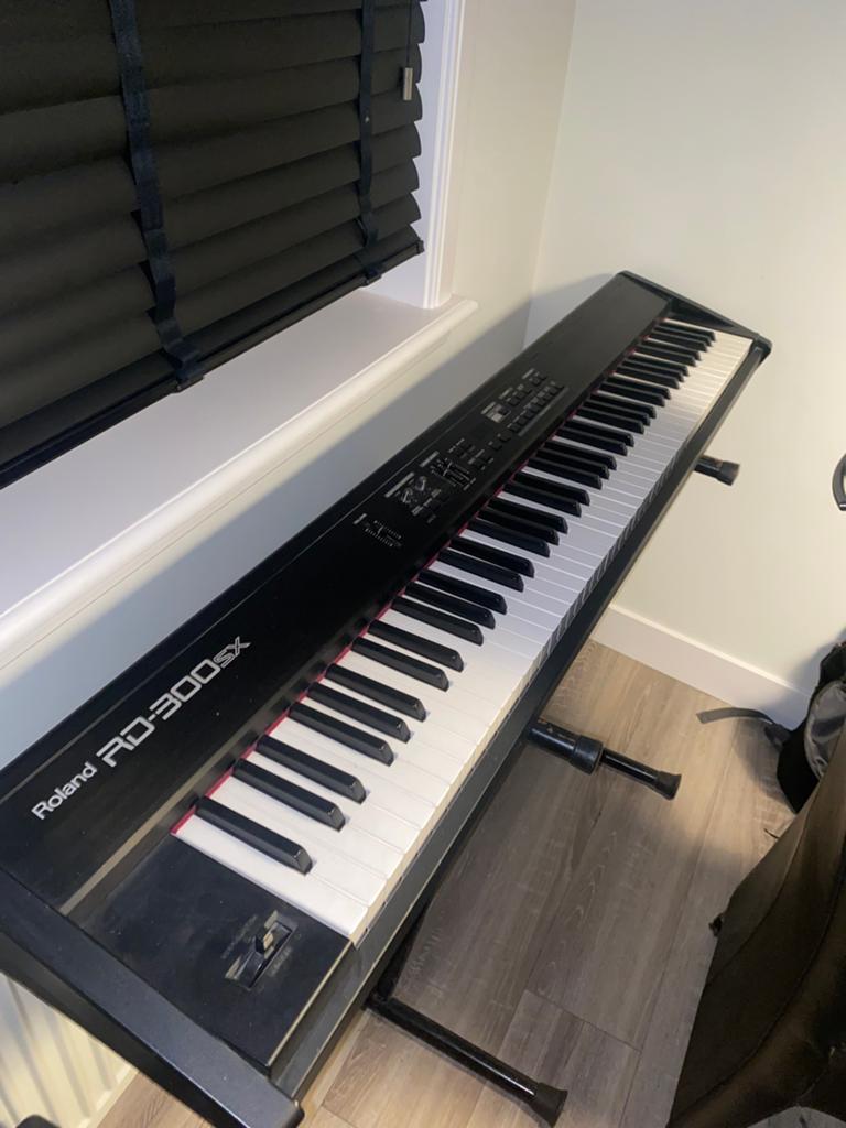 Roland RD-300SX Stage Piano - 88 toetsen, Muziek en Instrumenten, Keyboards, Gebruikt, 88 toetsen, Roland, Ophalen of Verzenden