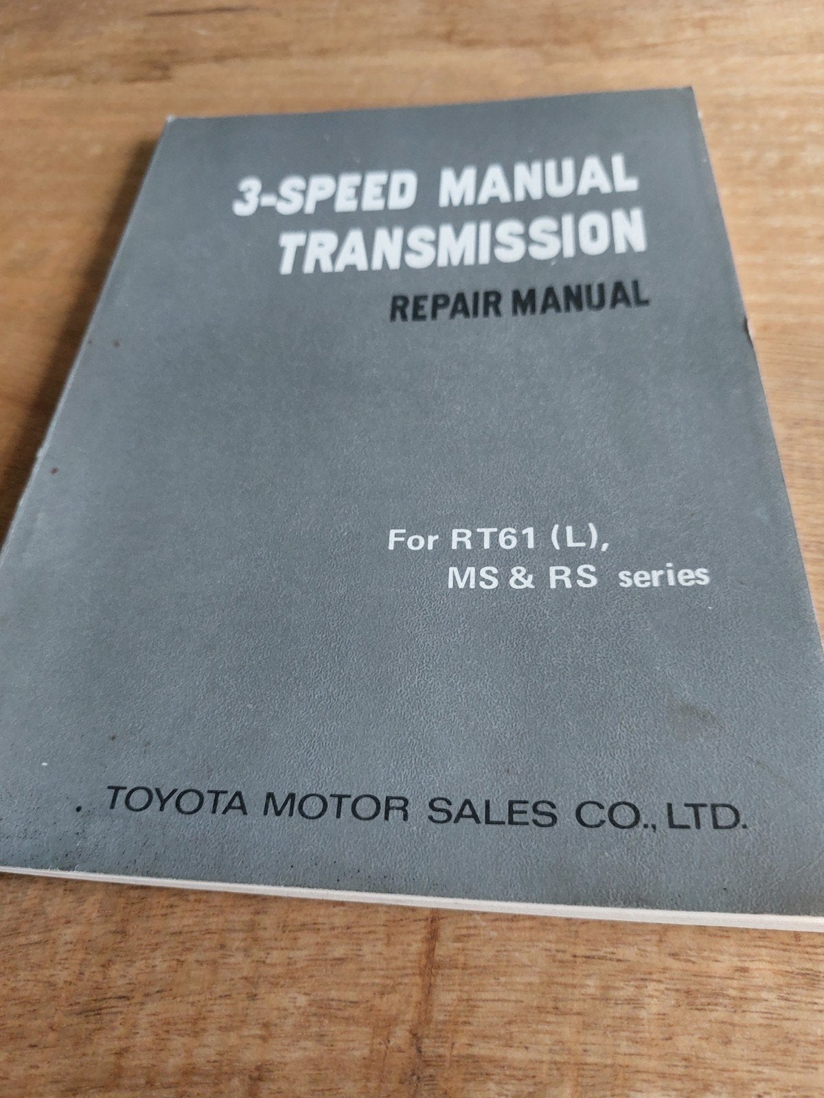 REPAIR MANUAL TOYOTA 3 SPEED MANUAL TRANSMISSION  CROWN CORO, Auto diversen, Ophalen of Verzenden