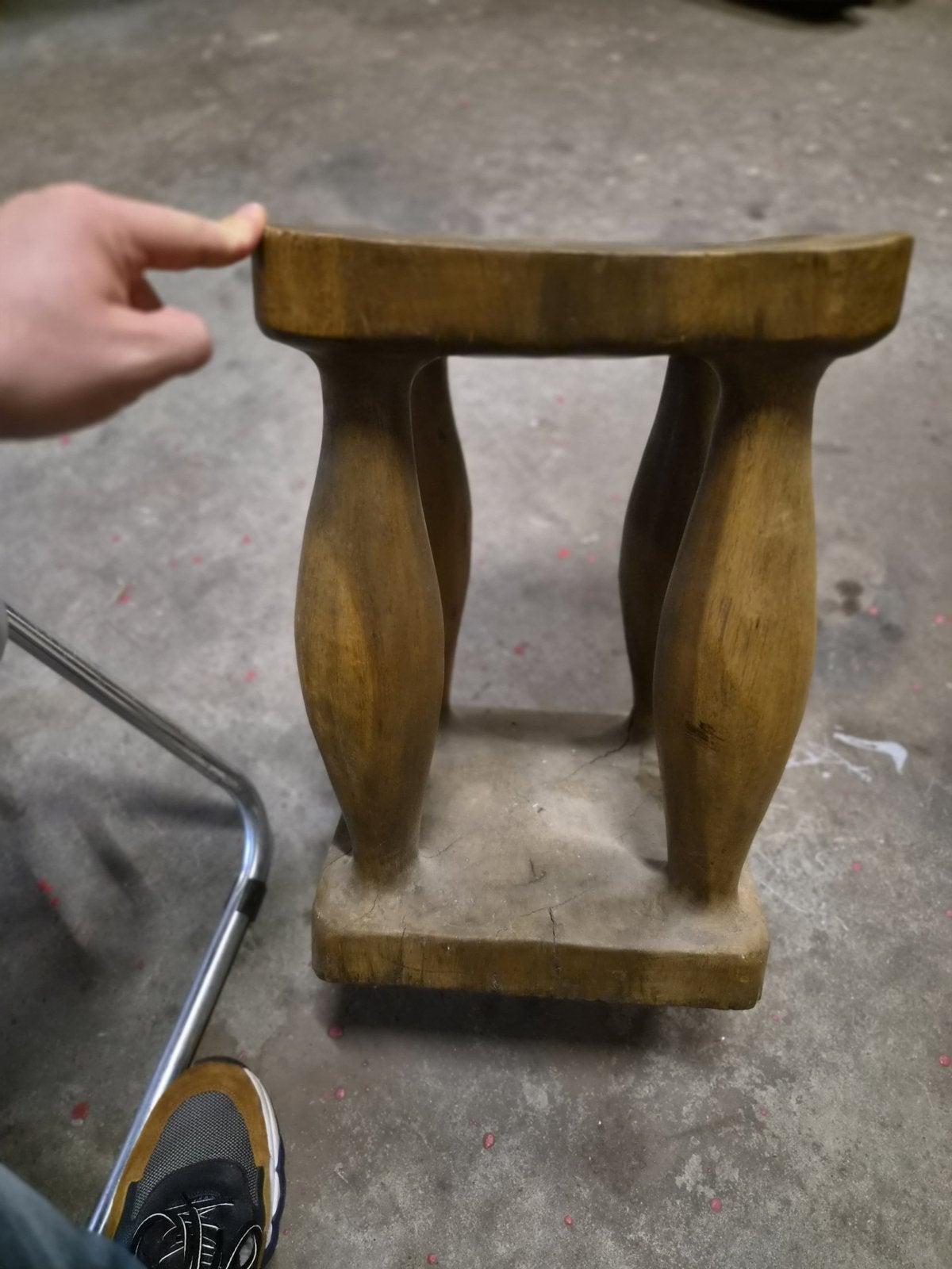 Robuust houten krukje / bijzettafel – massief hout, Huis en Inrichting, Ophalen, Gebruikt, Hout