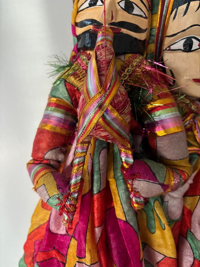 Kleurrijke Indiase Marionettenpop - Handgemaakt, Ophalen of Verzenden, Zo goed als nieuw
