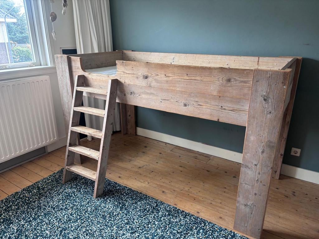 Robuust houten hoogslaper 90x200cm, Huis en Inrichting, Slaapkamer | Stapelbedden en Hoogslapers, Ophalen, Gebruikt, Eenpersoons