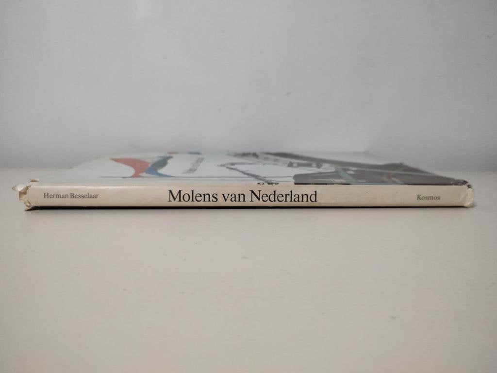 Molens van Nederland - ISBN 9789021504407, Herman Besselaar, Ophalen of Verzenden, 20e eeuw of later, Gelezen