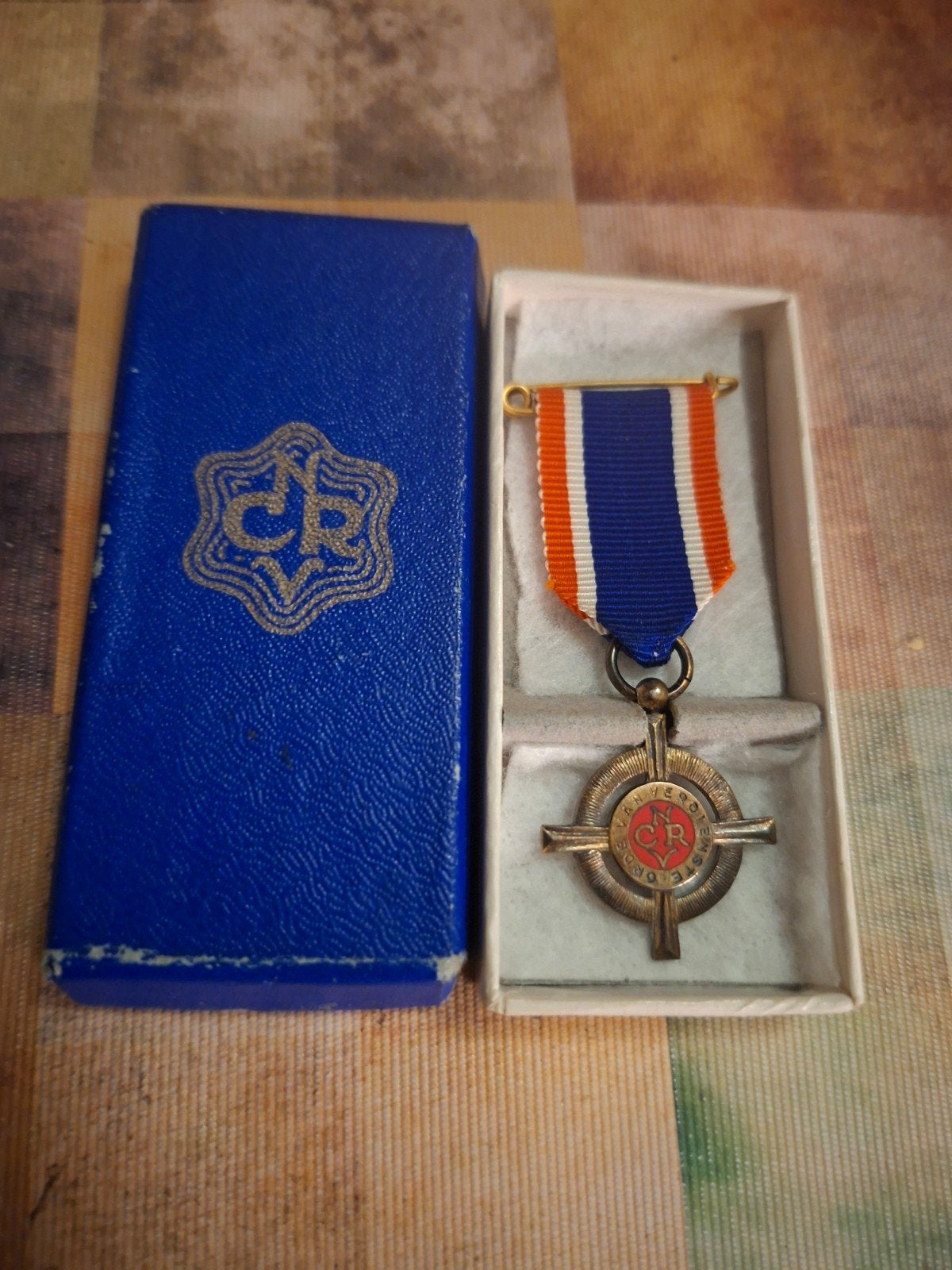medaille kruis van verdienste.   rode kruis, Verzamelen, Ophalen of Verzenden