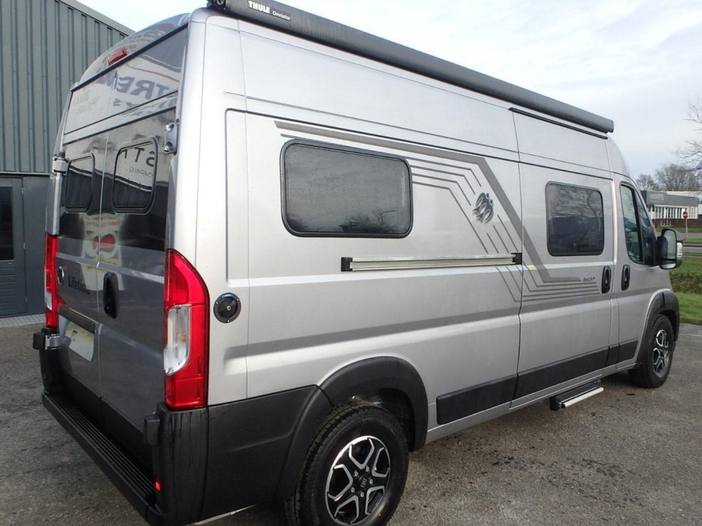 Knaus BoxLife Pro 600, Caravans en Kamperen, Campers, Automaat, Luifel, Ringverwarming, Fiat