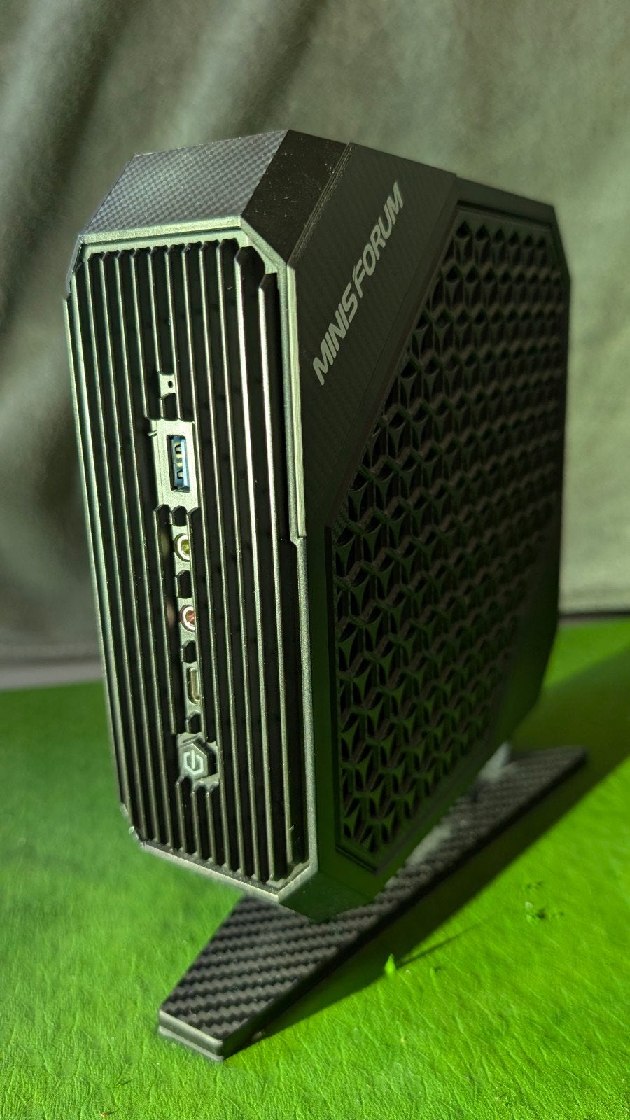 Te koop: Krachtige Minisforum Neptune HX99G (Barebone), Computers en Software, Barebones, Ophalen of Verzenden, Zo goed als nieuw