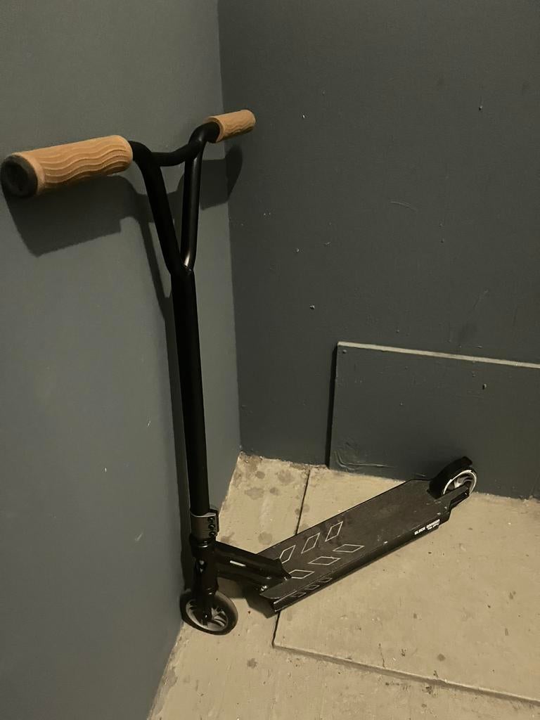 Black Dragon stuntstep, Fietsen en Brommers, Steps, Ophalen, Zo goed als nieuw, Gewone step