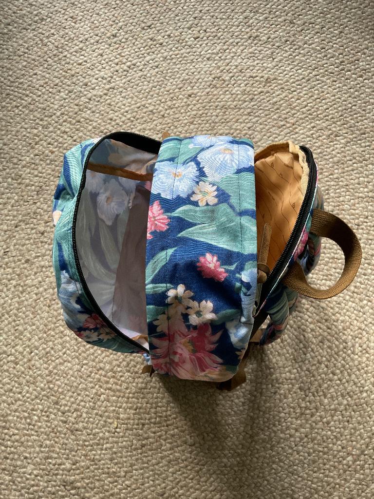 Fleurige rugzak Enrico Benetti Laptopvak, Overige merken, 25 tot 40 cm, Ophalen of Verzenden, Zo goed als nieuw