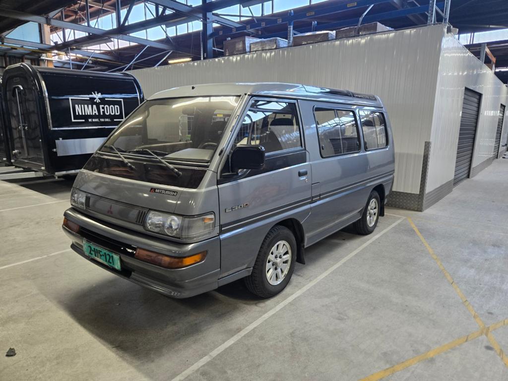 Mitsubishi L300 Chrystal top roof van 1e eigenaar prachtig!, Auto's, Voorwielaandrijving, Stof, Overige carrosserieën, 2300 cc