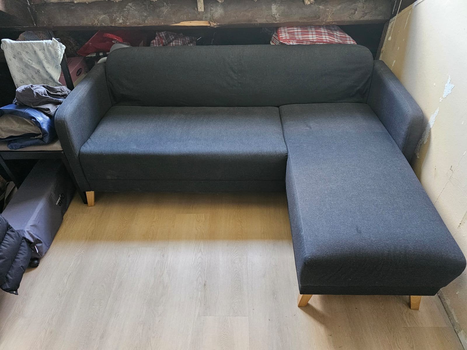 Donkergrijze hoekbank met chaise longue, Ophalen, Zo goed als nieuw, Driepersoons