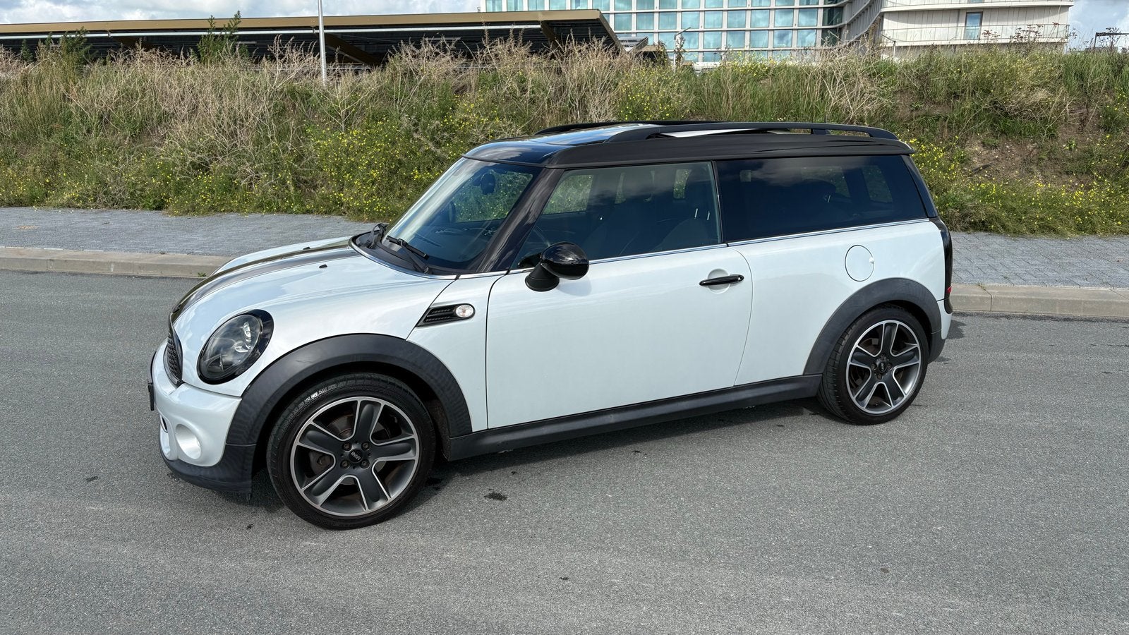 Mini Clubman 1.6 Cooper Hampton 2011, Voorwielaandrijving, 4 cilinders, 4 stoelen, Leder en Stof