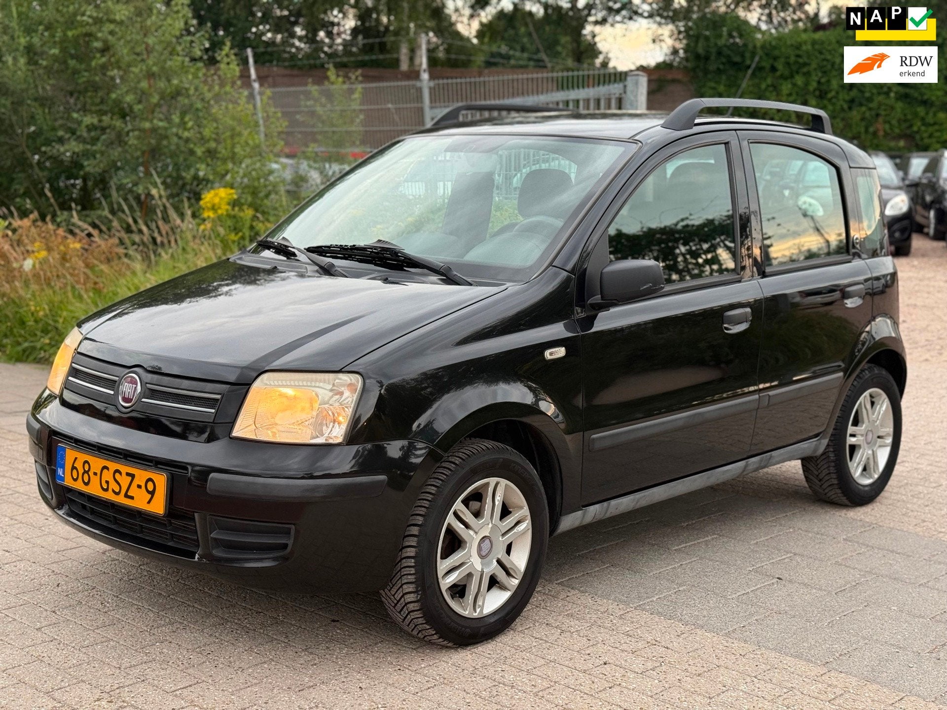 Fiat Panda 1.2 Young Airco Elekpakket LM.velgen Met.lak, Auto's, Fiat, Voorwielaandrijving, Elektrische ramen, Gebruikt, Zwart