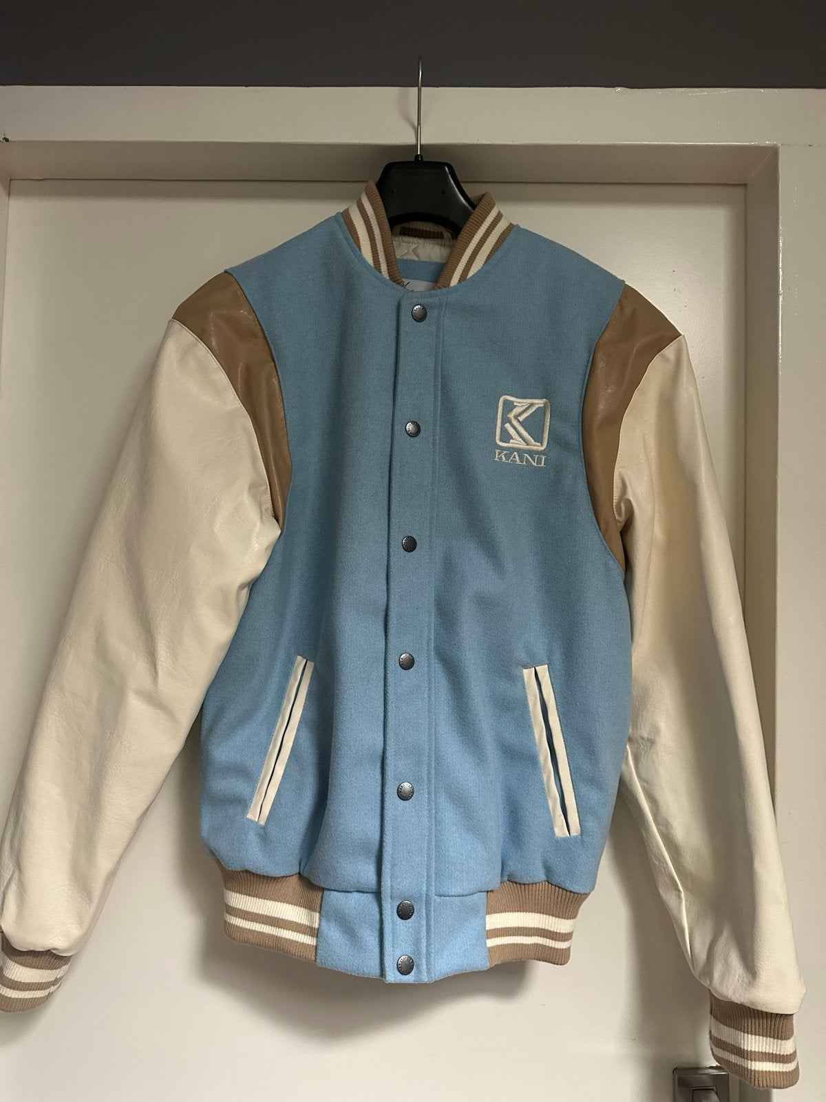 Karl Kani Varsity Jacket - Nieuw, Maat S, Ophalen of Verzenden, Nieuw, Maat 36 (S), Blauw