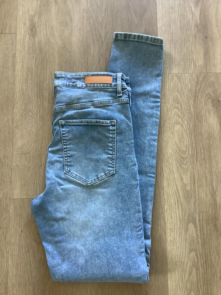Mooie skinny jeans(RAIZZED)30/32, Ophalen of Verzenden, Zo goed als nieuw, Blauw, W30 - W32 (confectie 38/40)