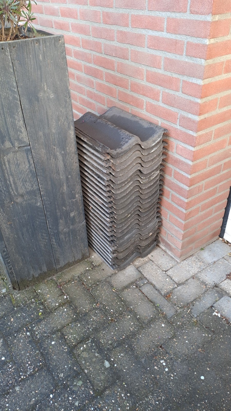 Zwarte beton dakpannen - Gebruikt, in goede staat, Ophalen