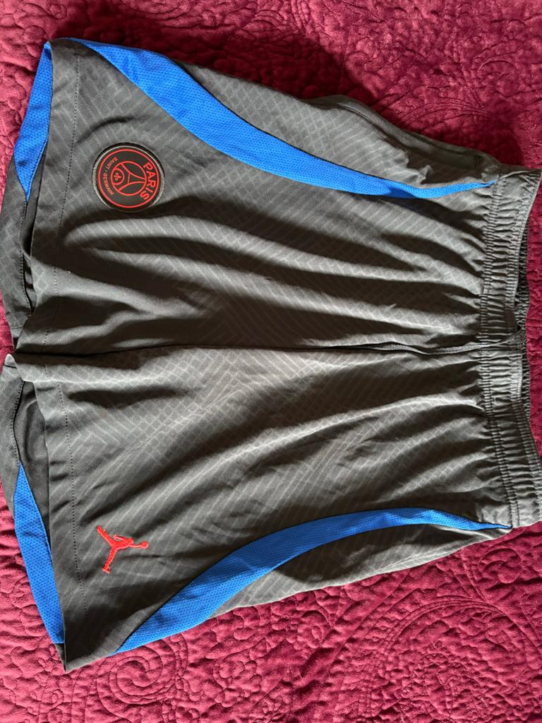 Jordan x PSG Voetbalbroekje - Maat S, Kleding | Heren, Sportkleding, Zo goed als nieuw, Voetbal, Maat 46 (S) of kleiner, Grijs