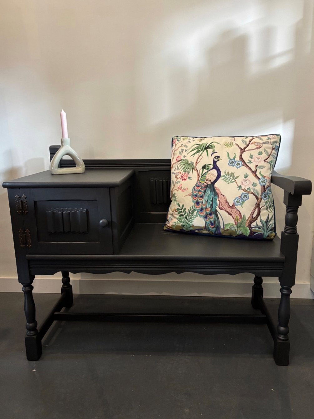 Telephone Bench, Ophalen, Gebruikt