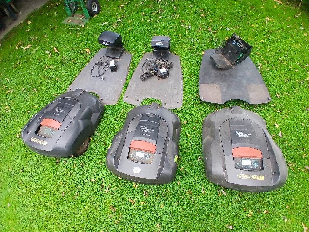 Husqvarna 230acx Automower Robotmaaiers (3 stuks), Ophalen, Gebruikt, Meer dan 25 cm, Husqvarna