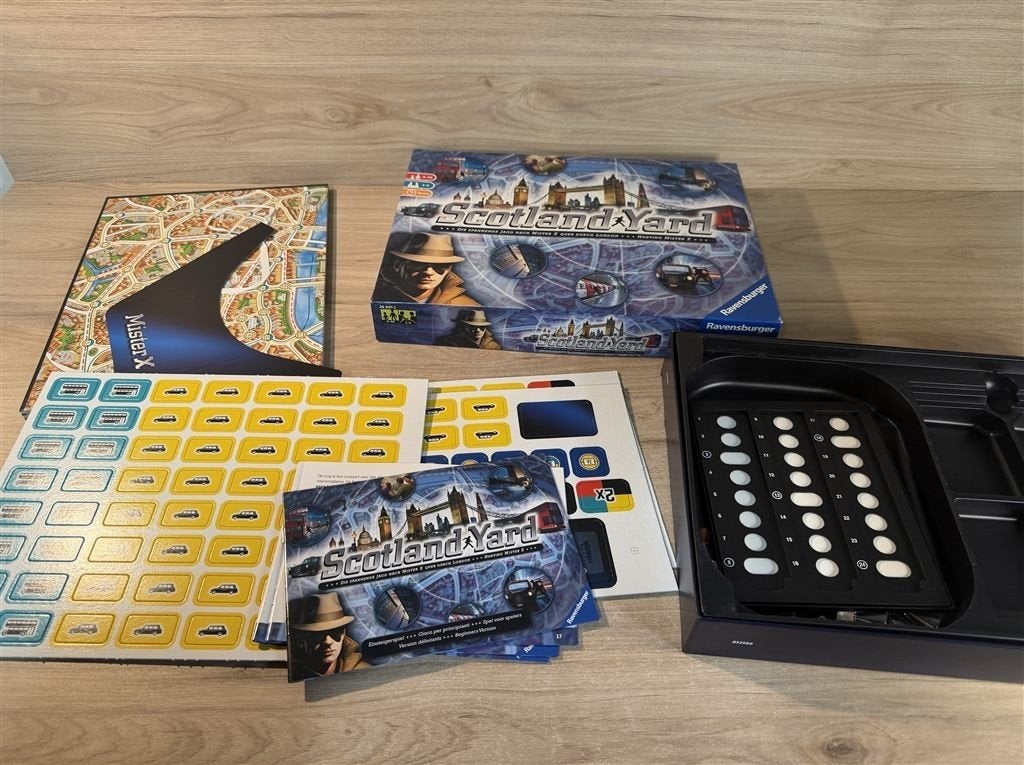 scotland yard - vind mister x - s6473, Hobby en Vrije tijd, Gezelschapsspellen | Bordspellen, Verzenden, Zo goed als nieuw