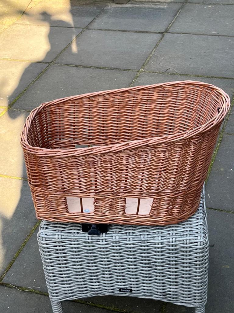 Hondenmand voor achterop de fiets, Ophalen, Riet