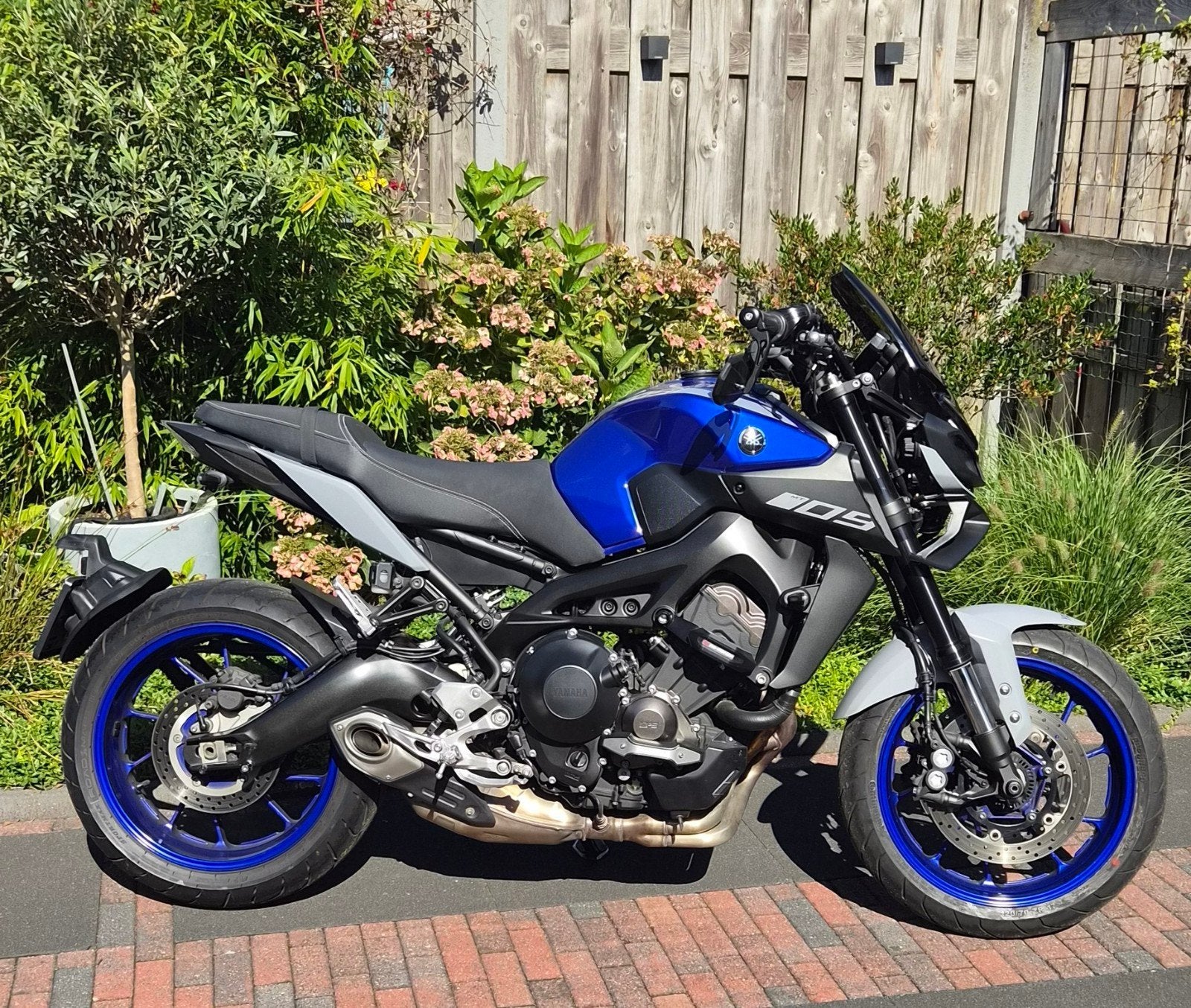 Yamaha mt09 bj 2020  15279km( Sportieve eyecatcher), 3 cilinders, Particulier, Naked bike