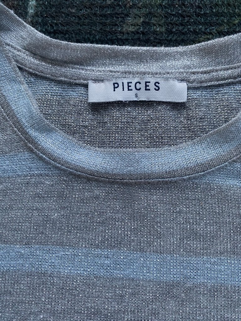Z g a nieuw Pieces glitter shirt - maat S zilver/blauw, Overige kleuren, Ophalen of Verzenden, Zo goed als nieuw, Korte mouw