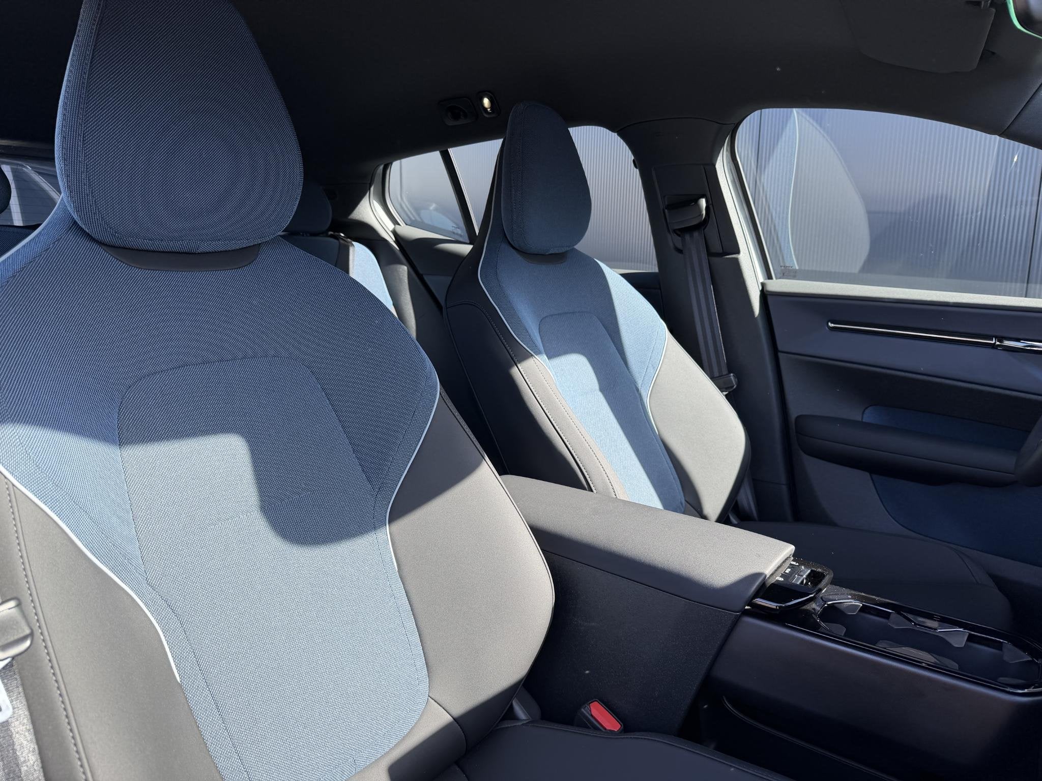 Volvo EX30 Single Motor Extended Range Core 69 kWh / SOH 98%, Auto's, Automaat, 476 km, Achterwielaandrijving, Gebruikt