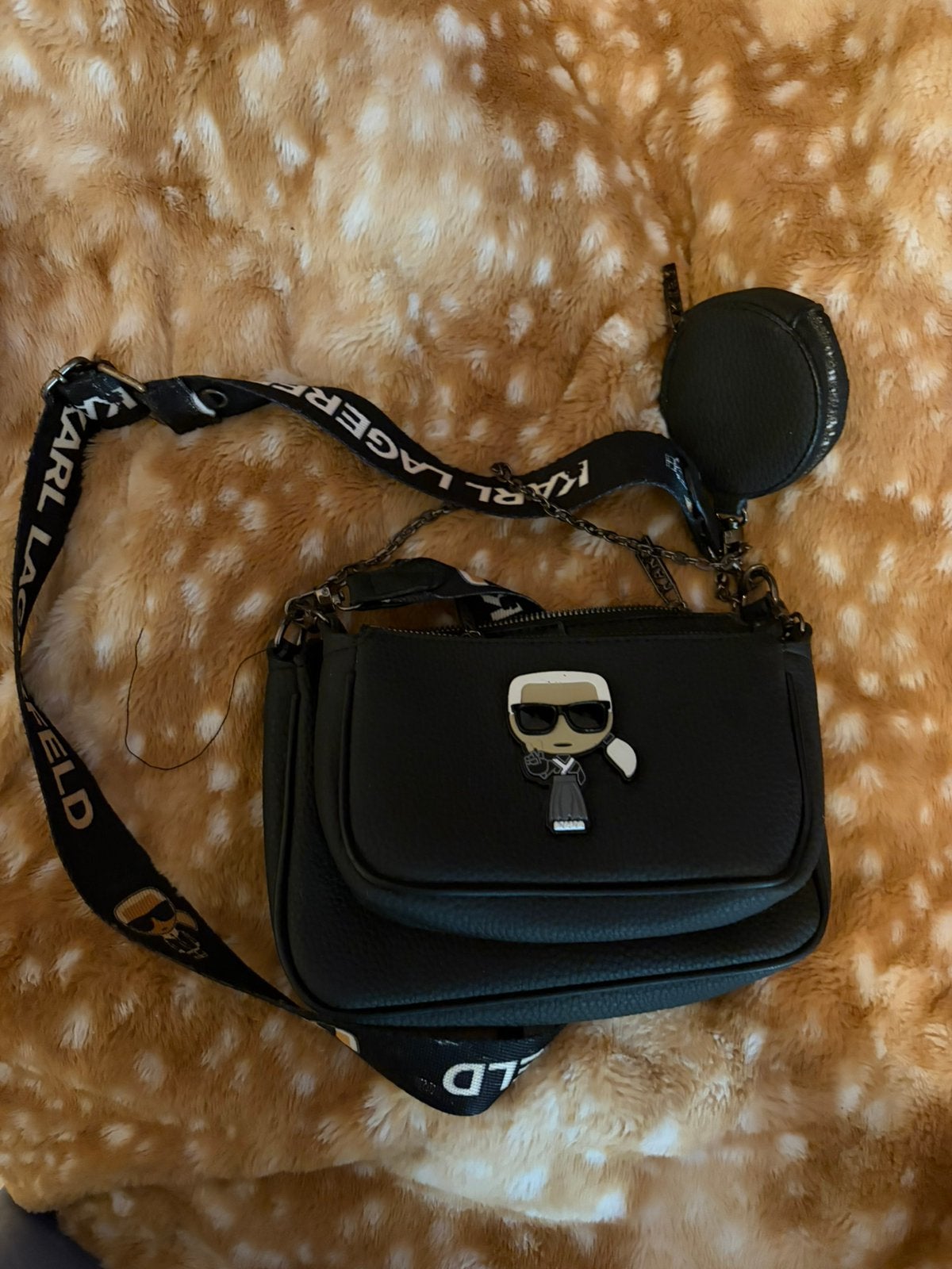 Zwarte Karl Lagerfeld shouwdertas, Sieraden, Tassen en Uiterlijk, Overige merken, Zwart, Nieuw, Ophalen of Verzenden