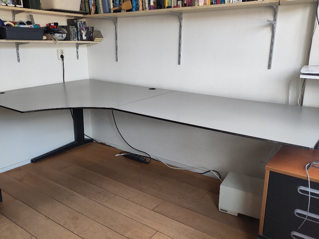 Ahrend Essa hoekbureau -200x200, Gebruikt, Hoekbureau, Modern, 240 cm