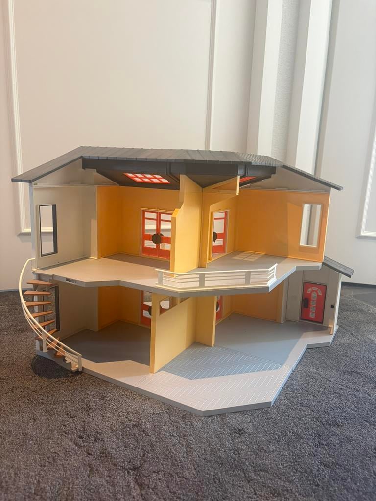 Playmobiel ziekenhuis, groot huis, pick-up/caravan en eiland, Ophalen, Zo goed als nieuw