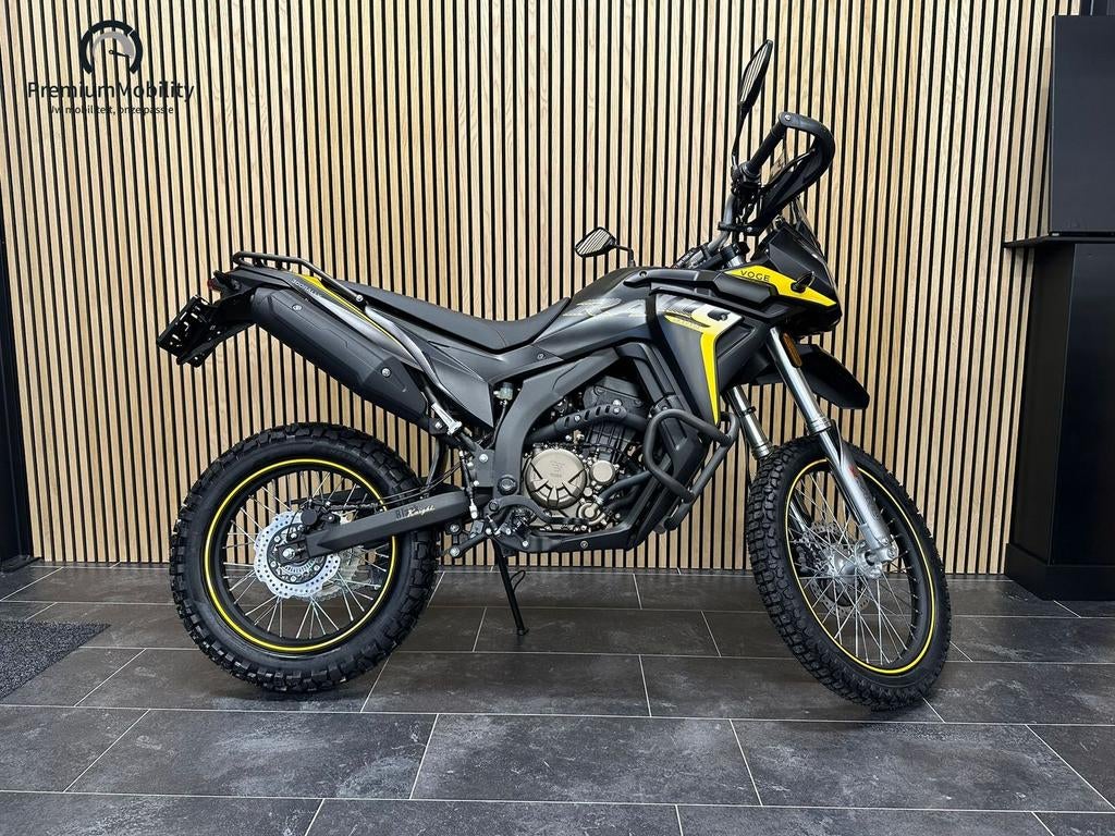 VOGE 300 RALLY (ZWART/GEEL), Motoren, Motoren | Overige merken, 292 cc, Bedrijf, Onbekend, Overig