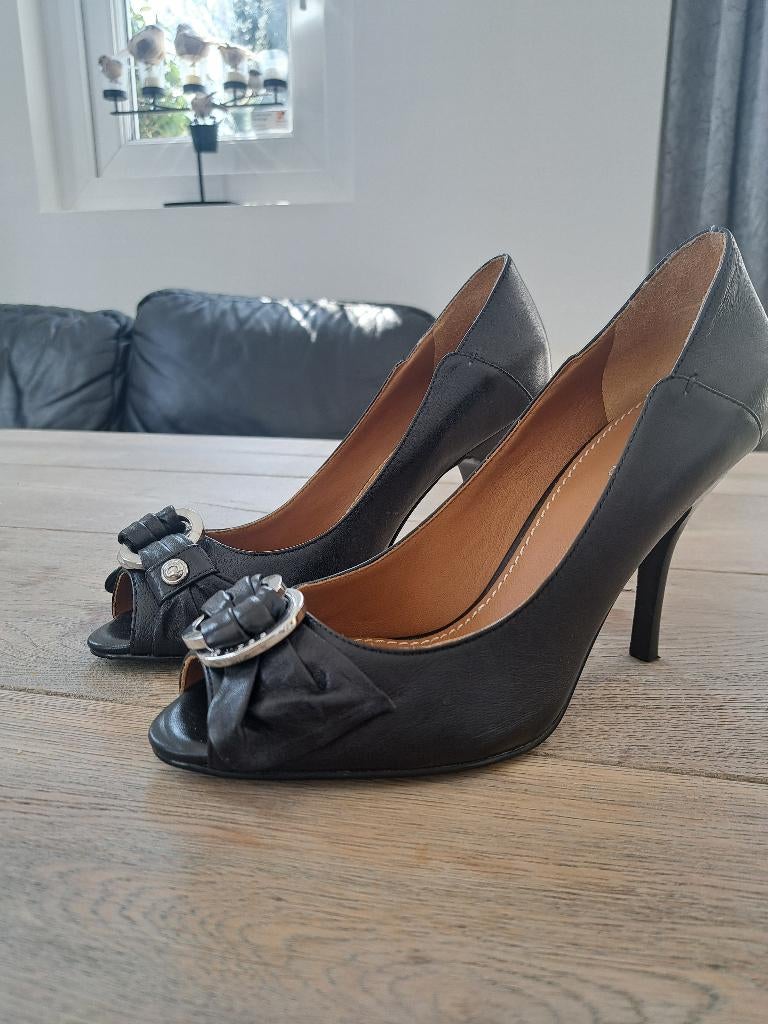 Guess peeptoes pumps 39, Kleding | Dames, Schoenen, Pumps, Guess, Zwart, Ophalen of Verzenden