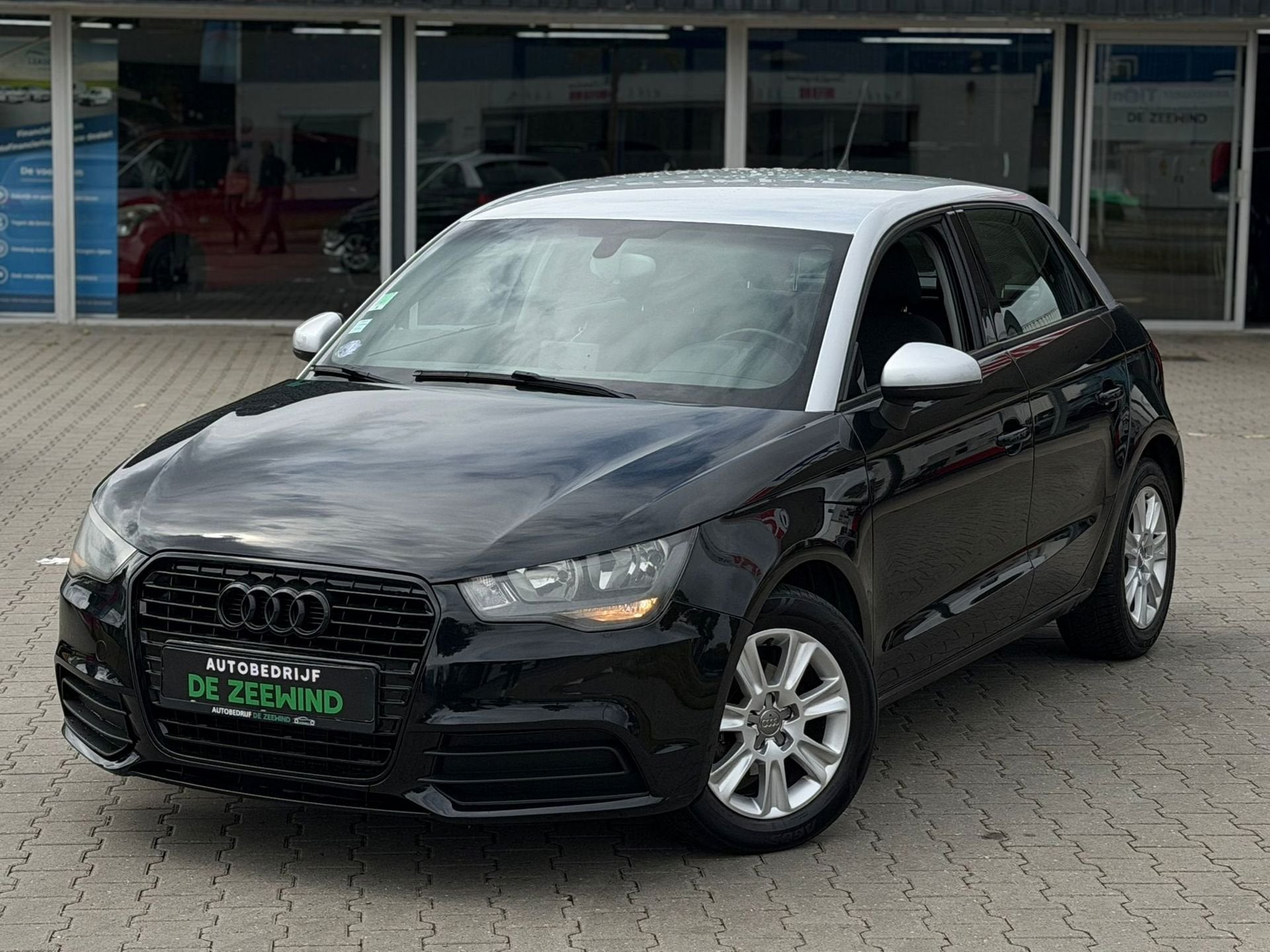 Audi A1 Sportback 1.2 TFSI Ambition Pro Line Business|nieuw, Auto's, Voorwielaandrijving, 86 pk, 4 cilinders, 4 stoelen