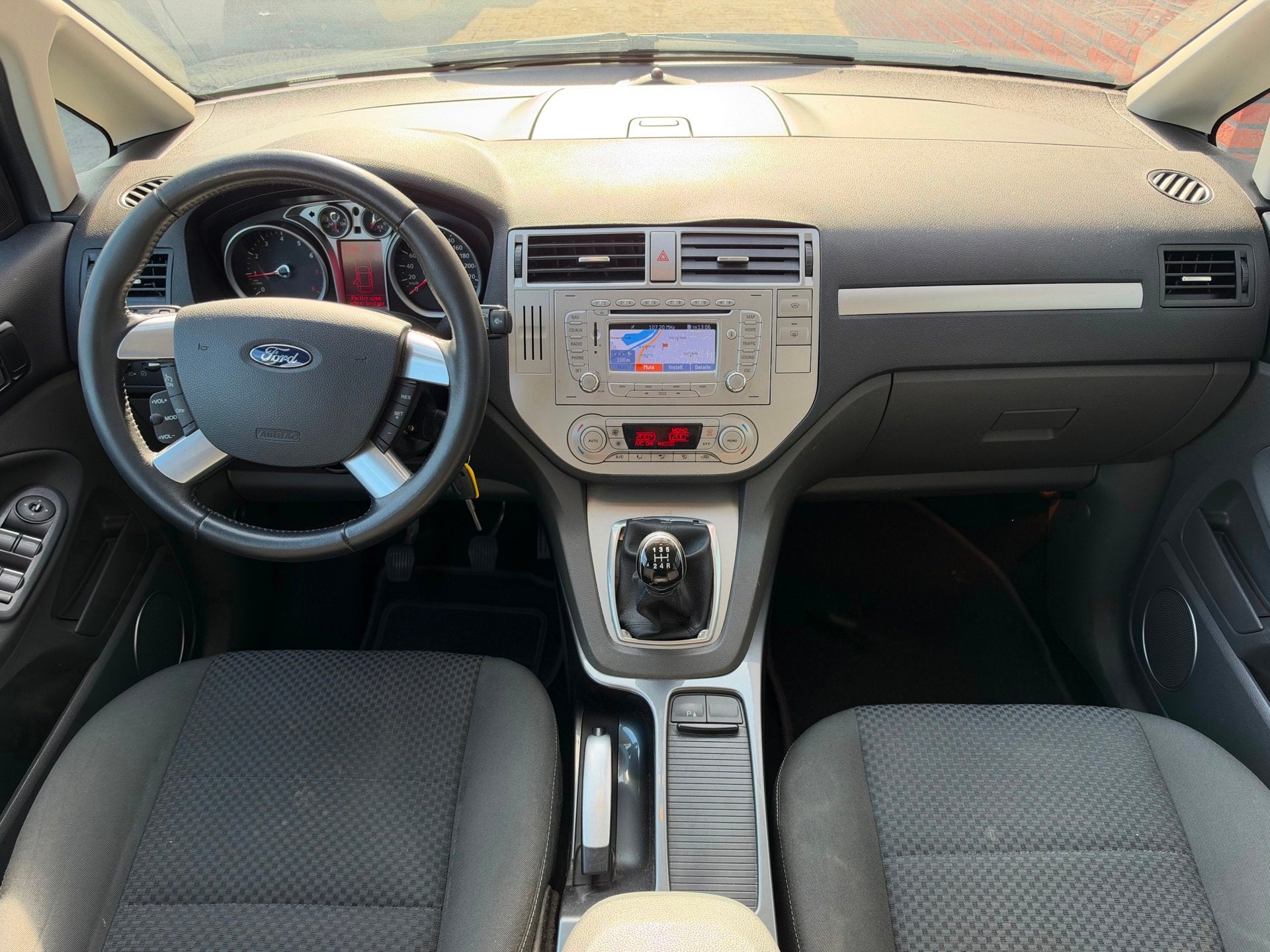 Ford C-Max 1.8-16V Limited / Navi / PDC / Clima, Auto's, Voorwielaandrijving, Gebruikt, Huisgarantie, Met garantie (alle)