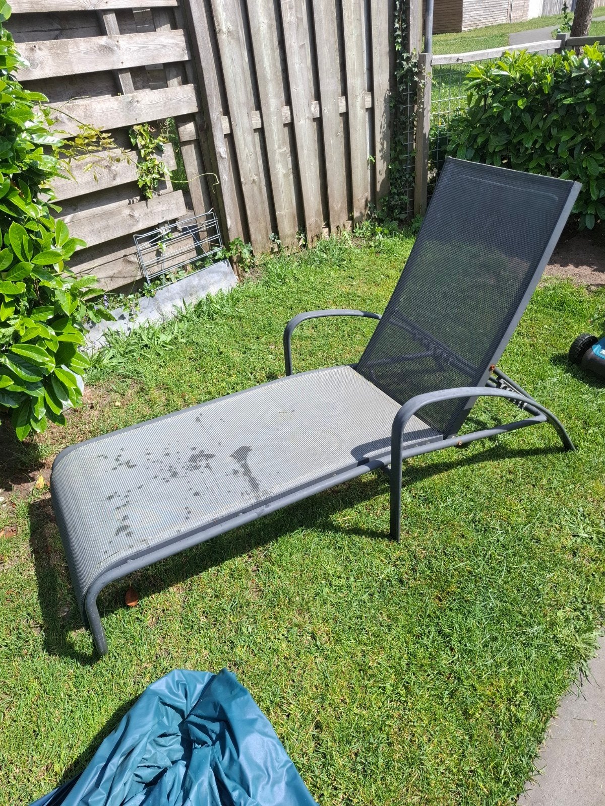 Ligbed met kleine slijtageplekken, Tuin en Terras, Ligbedden, Ophalen