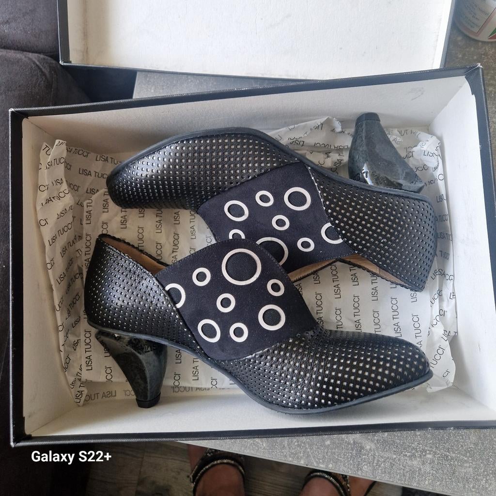 Prachtige nieuwe Lisa Tucci pumps - Maat 38, Pumps, Zwart, Nieuw, Ophalen of Verzenden