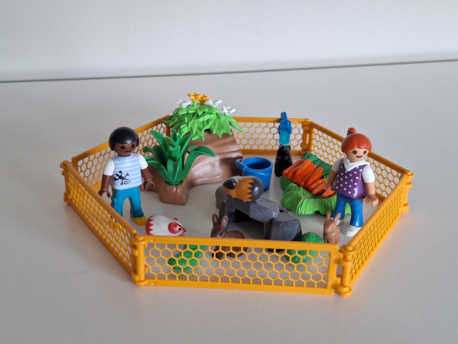 Playmobil 70137 Dierenverzorgers met konijnen en cavia's, Kinderen en Baby's, Speelgoed | Playmobil, Ophalen of Verzenden, Zo goed als nieuw