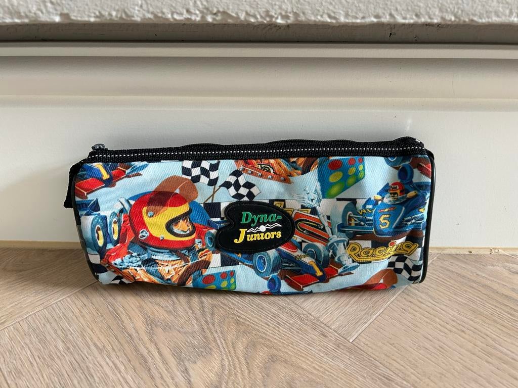 Dyna Juniors etui / toilettas met raceauto print, Sieraden, Tassen en Uiterlijk, Toilettassen, Ophalen of Verzenden, Gebruikt