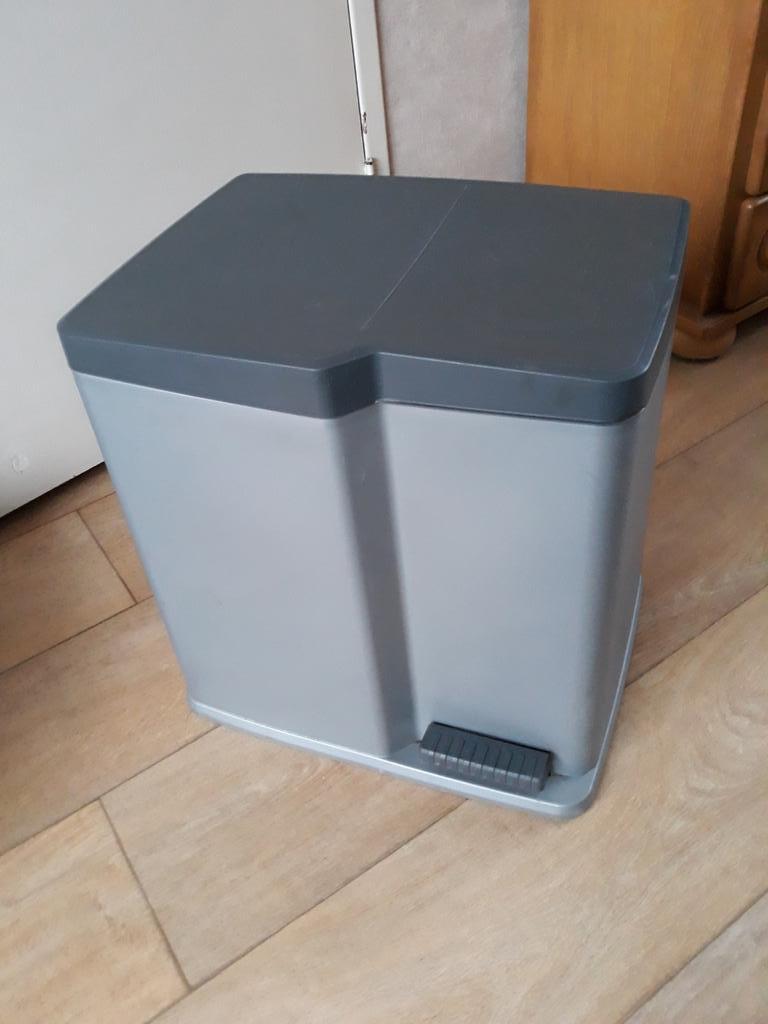 Duo pedaal emmer, Ophalen, Kunststof, Gebruikt, Met pedaal
