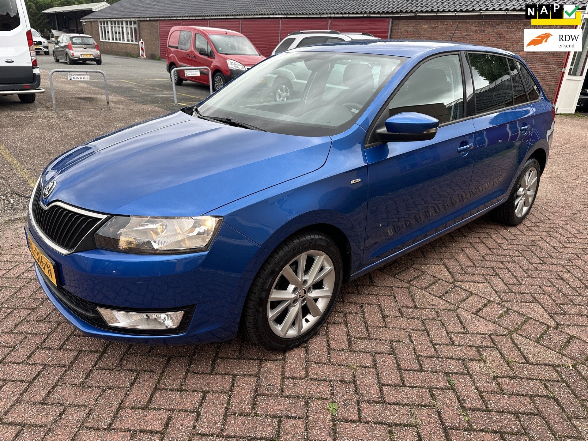 Skoda Rapid Spaceback 1.2 TSI Greentech Drive AUTOMAAT/NAVI/, Dealer onderhouden, Gebruikt, Euro 6, 4 cilinders