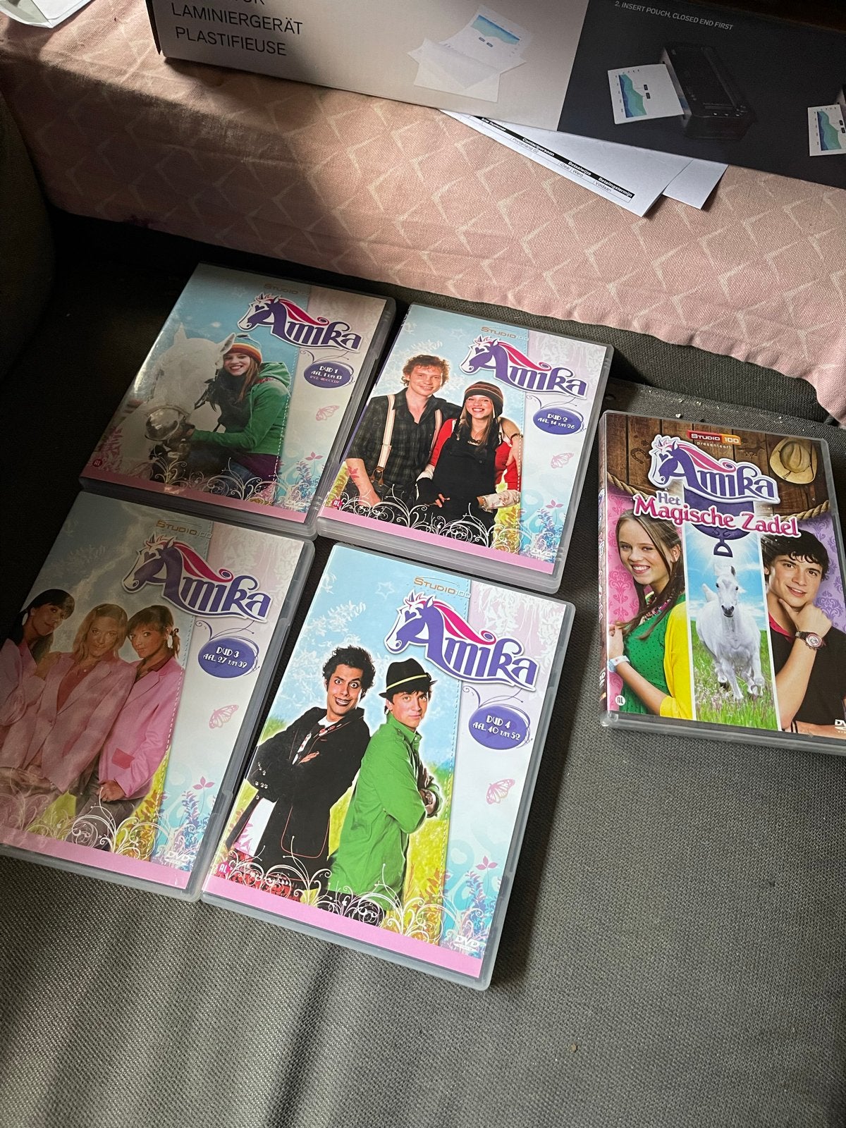 Amika DVD seizoen 1 DVD en - Het Magische Zadel, Gebruikt, Alle leeftijden, Tv-serie, Familie