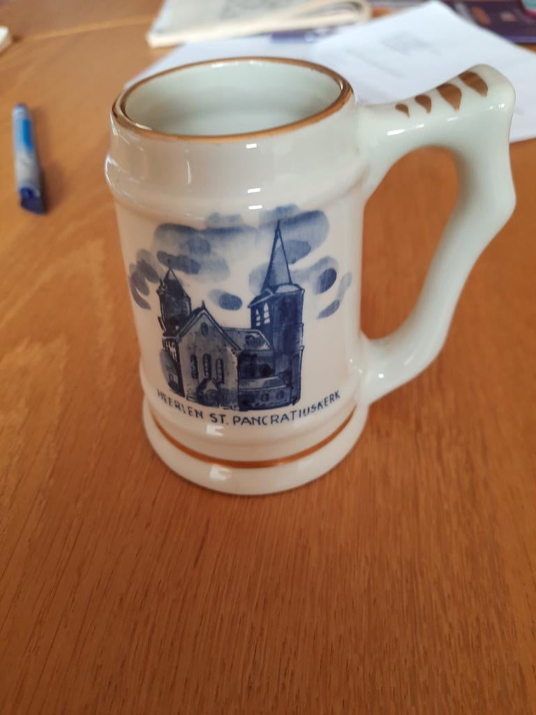 Vaasje met oortje  met de St. PANCRATIUSKERK DELFT 421, Ophalen of Verzenden, Zo goed als nieuw, Porselein, Beeldje(s)