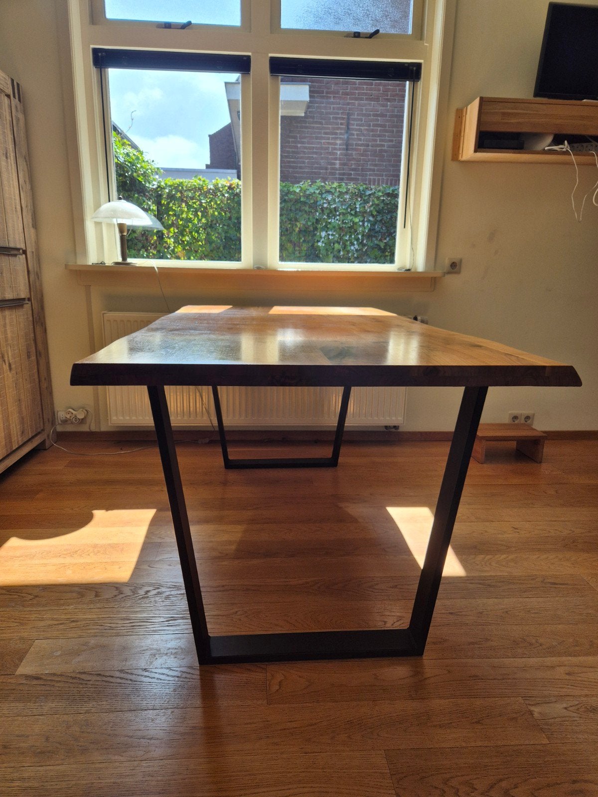 Robuuste eikenhouten eettafel met metalen onderstel, Huis en Inrichting, Ophalen, Nieuw, 50 tot 100 cm, 150 tot 200 cm