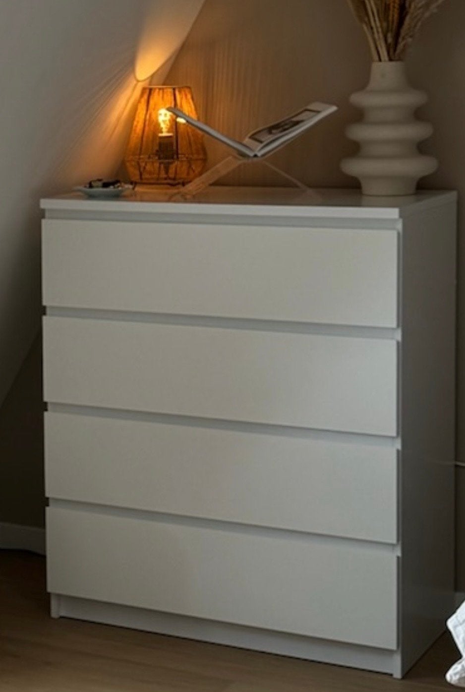 Witte ladekast met 4 laden, IKEA, Ophalen, 100 tot 150 cm, 50 tot 100 cm, Zo goed als nieuw