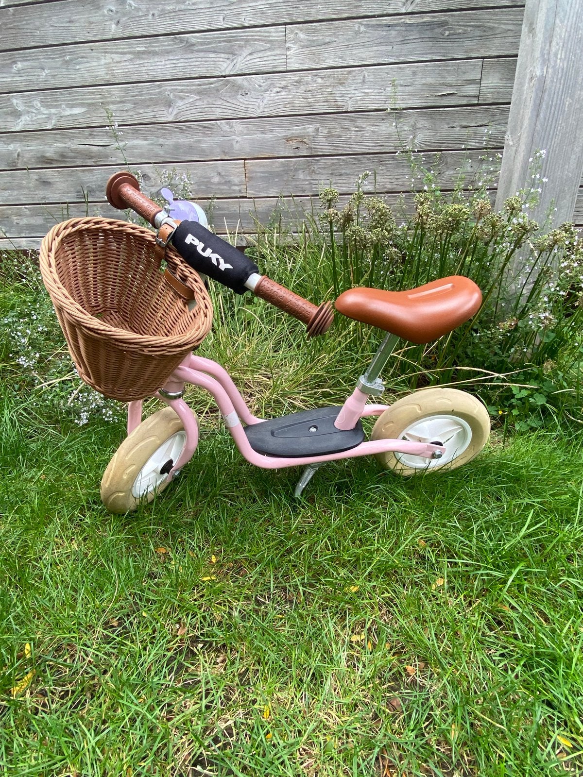 Puky loopfiets classic roze met mandje en bel, Ophalen, Gebruikt, Minder dan 16 inch
