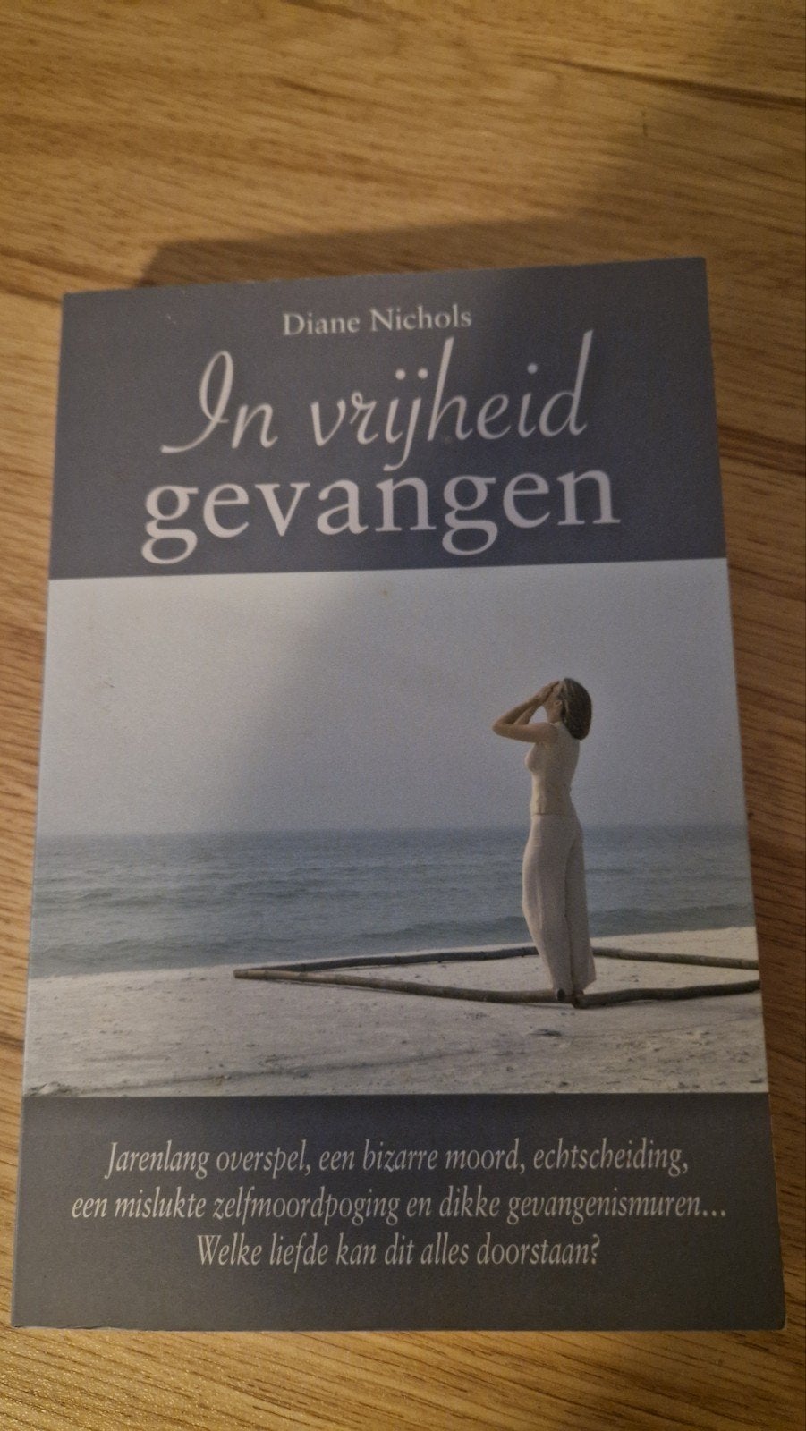 In vrijheid gevangen - Diane Nichols (Boek), Ophalen of Verzenden, Zo goed als nieuw, Diane Nichols