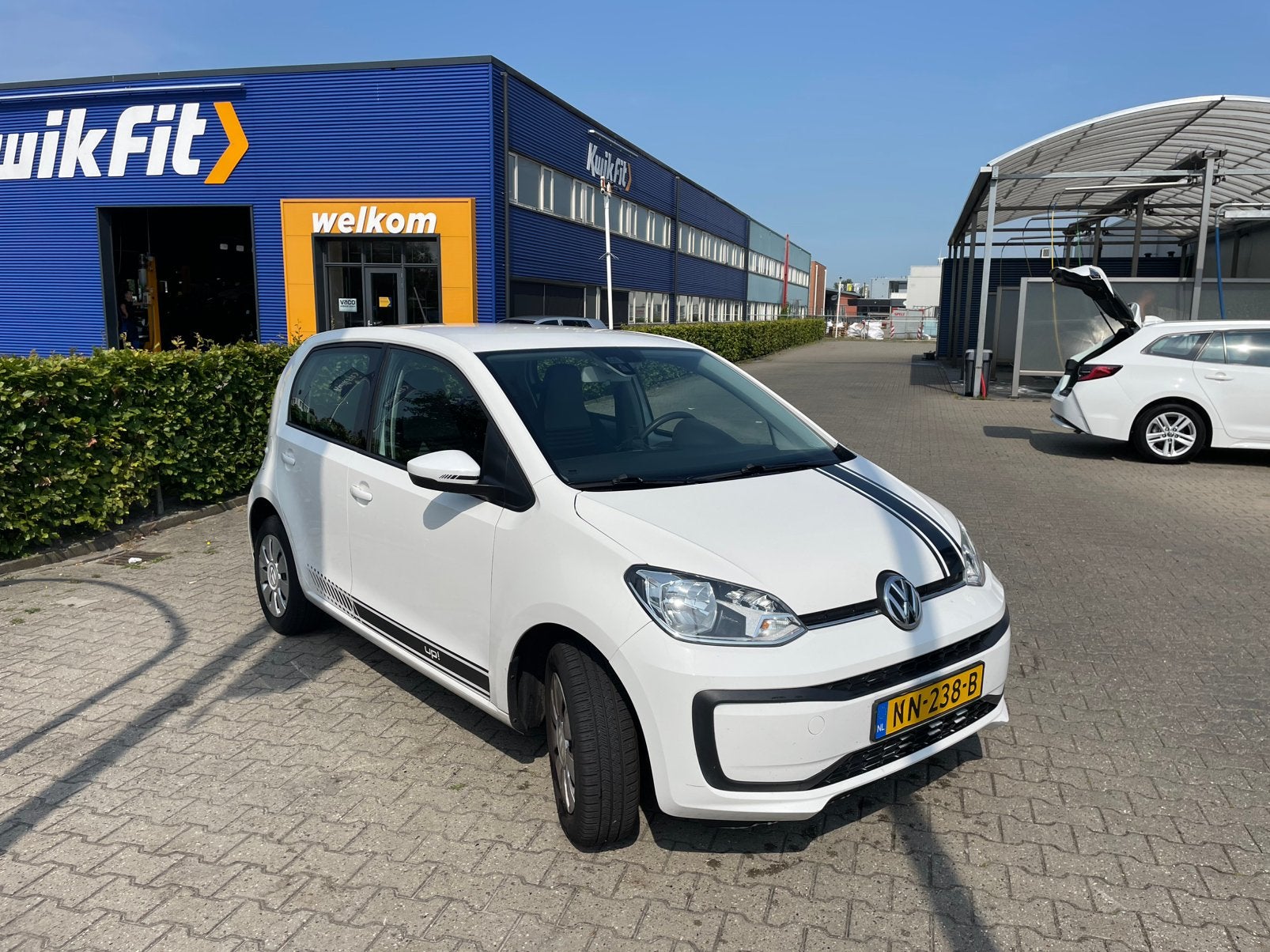Volkswagen up! 1.0 44KW 5-DRS 2017 Wit, Voorwielaandrijving, Stof, 4 cilinders, 4 stoelen