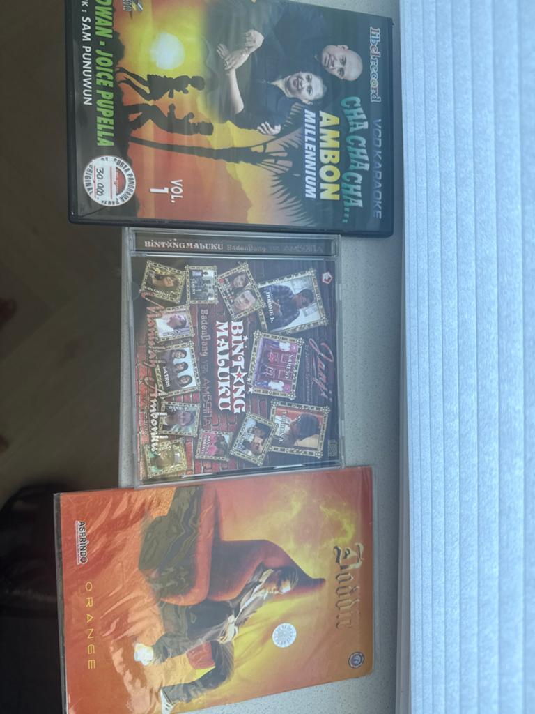 Diverse DVD's: Ambon Millennium, Bintang Maluku, Aladdin, Alle leeftijden, Ophalen, Gebruikt