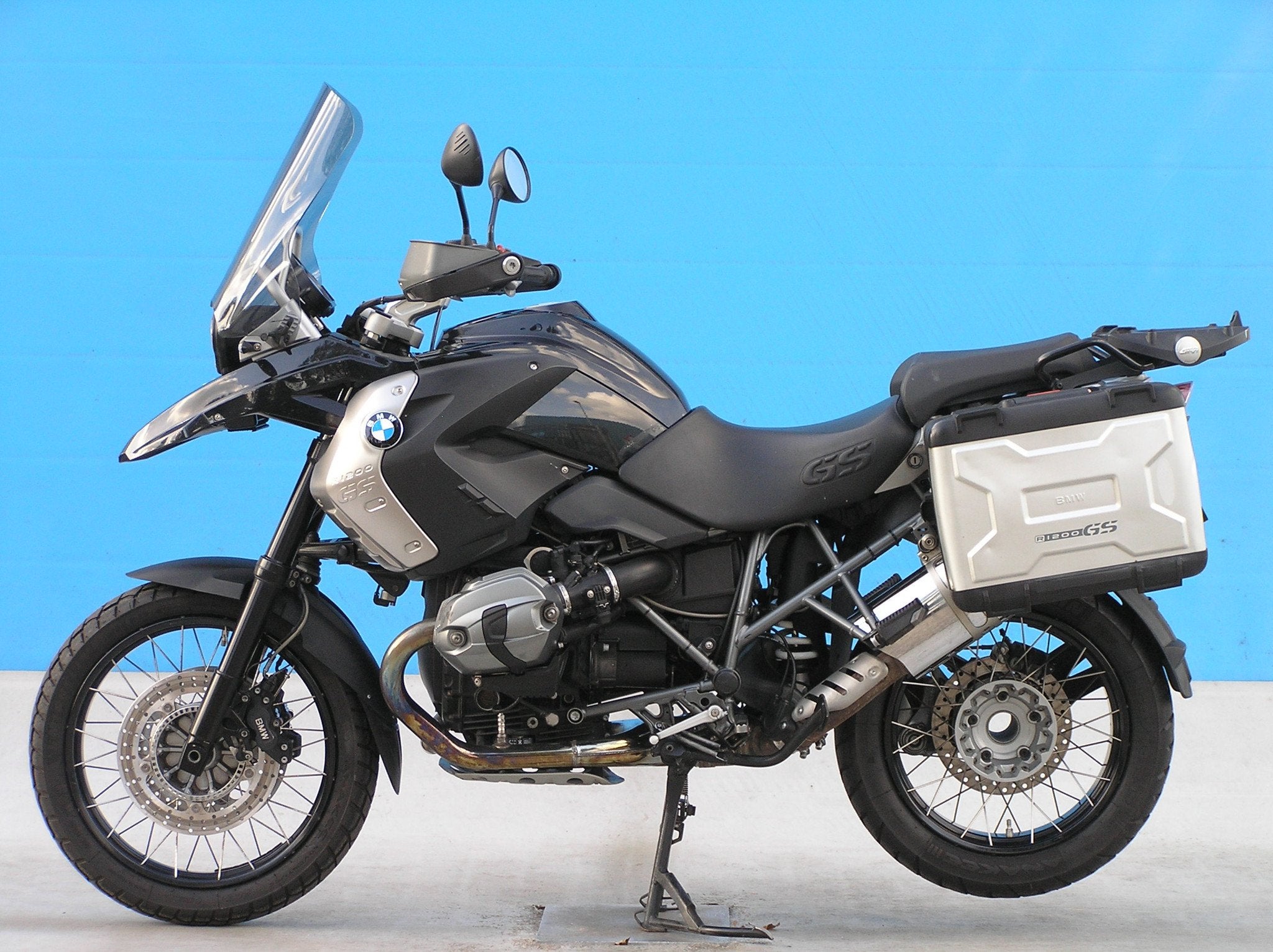 BMW R1200GS (bj 2011), BMW group Nederland B.V., Contactus@bmw-motorrad.nl, Einsteinstraat 5
2289CC  Rijswijk, NL, Toermotor