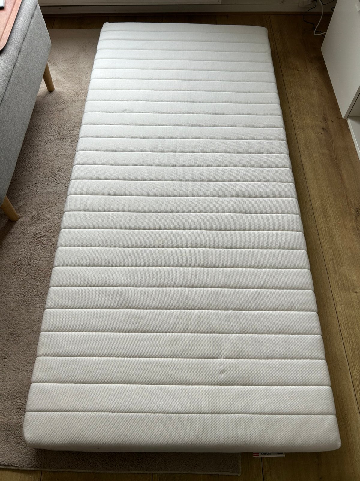 Matras Malfors 90x200x13 plus twee kussens Axag, Ophalen, Zo goed als nieuw, Eenpersoons, 80 cm